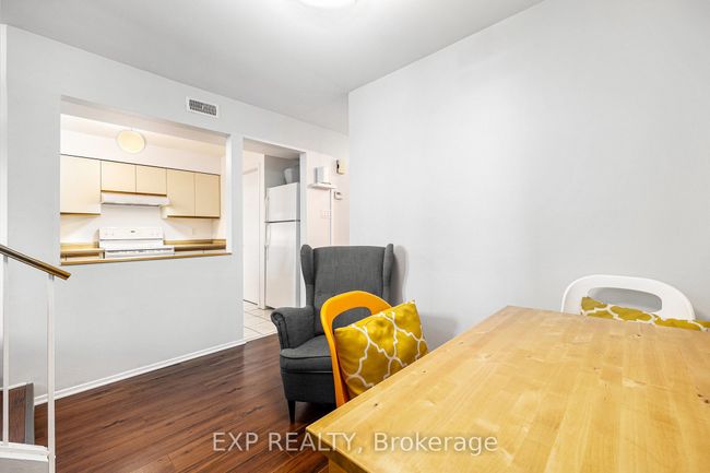 B - 207 Woodfield Dr, Condo with 2 bedrooms, 2 bathrooms and null parking in Nepean ON | Image 11