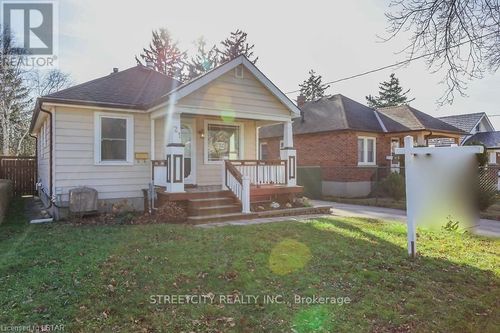 21 Eastman Ave, London, ON, N5W2M3 | Card Image