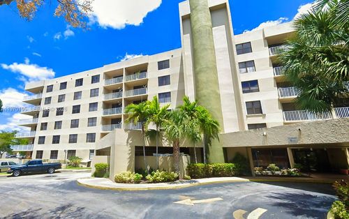 apt-311-901 Hillcrest Dr, Hollywood, FL, 33021-7859 | Card Image