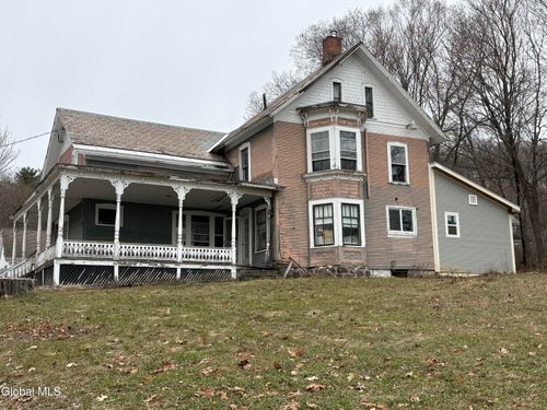 8 Oak Ln, Port Henry, NY, 12974-1220 | Card Image