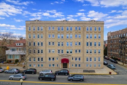 apt-35-875 Boulevard E, Weehawken, NJ, 07086-7085 | Card Image