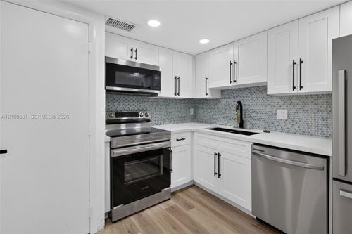 203-4172 Inverrary Dr, Lauderhill, FL, 33319-4570 | Card Image
