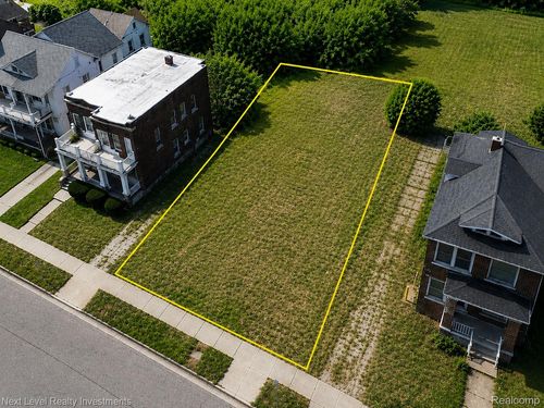7427 Churchill St, Detroit, MI, 48206-2676 | Card Image