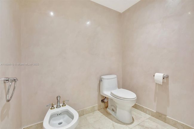APT-2607 - 3201 Ne 183 Rd St, Condo with 3 bedrooms, 3 bathrooms and null parking in Aventura FL | Image 35