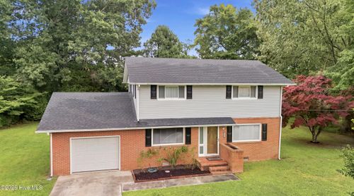 1700 Crescent Dr, Elizabeth City, NC, 27909-6612 | Card Image