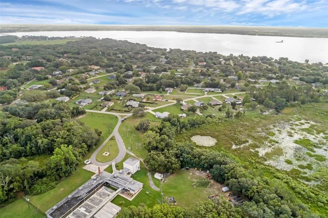 316 Dupont Cir, House other with 3 bedrooms, 2 bathrooms and null parking in HOWEY IN THE HILLS FL | Image 40