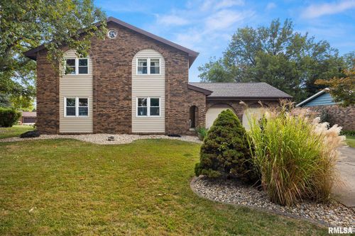 430 N Montana Ave, Morton, IL, 61550-1738 | Card Image