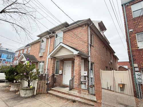 43 215th Pl, Bayside, NY, 11361-2937 | Card Image