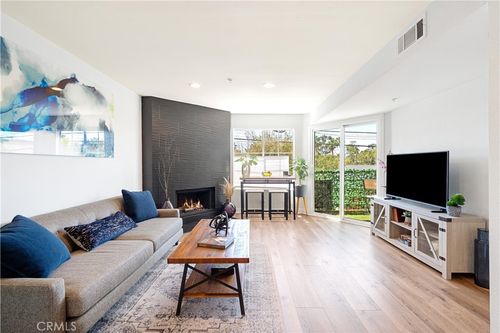 8-707 W 4th, Long Beach, CA, 90802 | Card Image