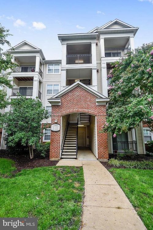 202-12957 Centre Park Cir, HERNDON, VA, 20171-5998 | Card Image