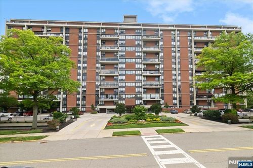 3 Horizon, Fort Lee, NJ, 07024 | Card Image
