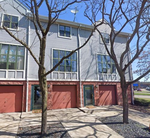3-4502 W Westchester Square Square, West Milwaukee, WI, 53214 | Card Image