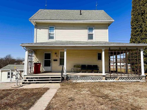 504 Union St, Clermont, IA, 52135-8668 | Card Image