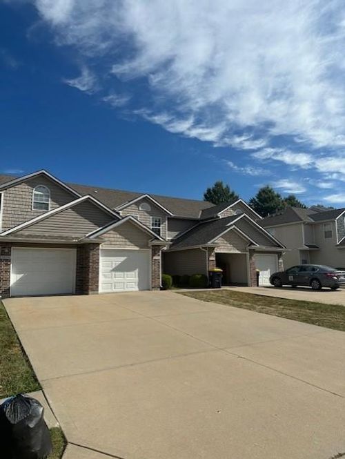 62-10556-62 E 46th Ter, Kansas City, MO, 64133-3705 | Card Image