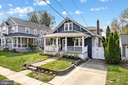 562 Washington Ter, AUDUBON, NJ, 08106-2221 | Card Image