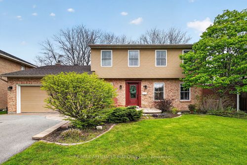 1613 Blakely Dr, Cornwall, ON, K6J5K5 | Card Image