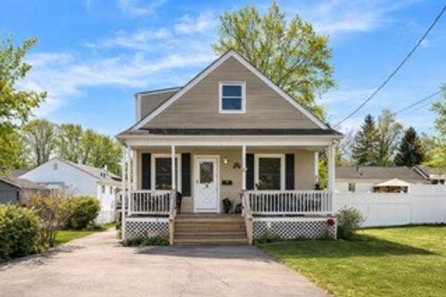 85 Vermont St, Cranston, RI, 02920-6749 | Card Image