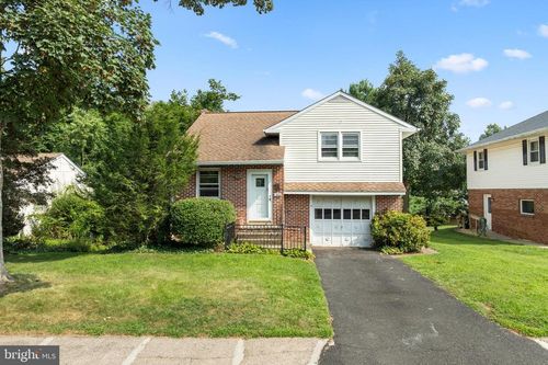 466 Linden Ave, DOYLESTOWN, PA, 18901-4464 | Card Image