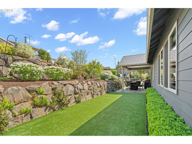 1010 Nw 1 St St, House other with 4 bedrooms, 3 bathrooms and 2 parking in Dundee OR | Image 41
