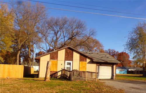 1068 S Ellsworth Ave, Marshall, MO, 65340-2610 | Card Image