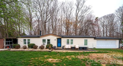 4401 Green Cove Ct, Winston Salem, NC, 27107-3669 | Card Image