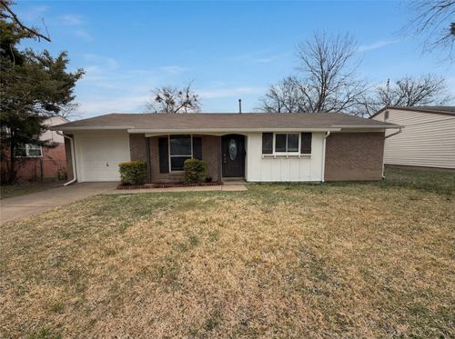 208 Summercrest Boulevard, Burleson, TX, 76028 | Card Image