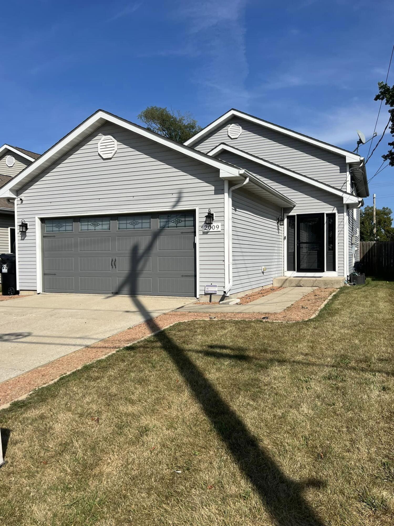 Grove Ave, Racine, WI 53405