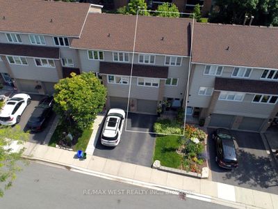 2244 - 2244 Marine Dr, Condo with 3 bedrooms, 2 bathrooms and 2 parking in Oakville ON | Image 2