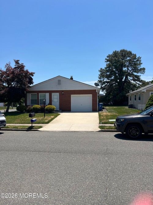 1 Vail St, Toms River, NJ, 08757-5749 | Card Image