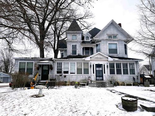 208 E Main St, Van Buren, IN, 46991-7011 | Card Image