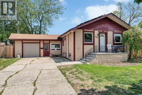 986 Eastlawn, Windsor, ON, N8S3H9 | Card Image