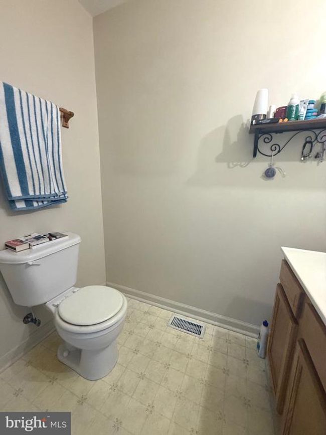 195 Burdette Dr, House other with 3 bedrooms, 3 bathrooms and null parking in MARTINSBURG WV | Image 7