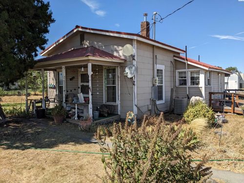 132102 W Johnson Rd, Prosser, WA, 99350-6516 | Card Image