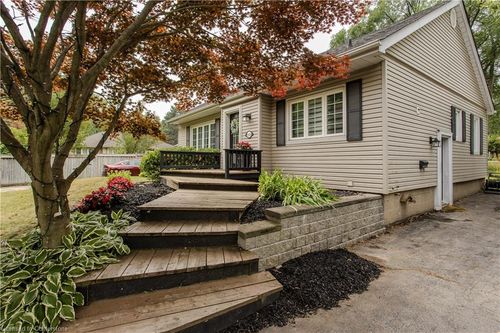 936 Harvey Pl, Burlington, ON, L7T3G1 | Card Image
