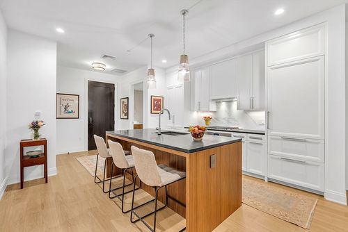 111-100 Linden St, Wellesley, MA, 02482-7901 | Card Image