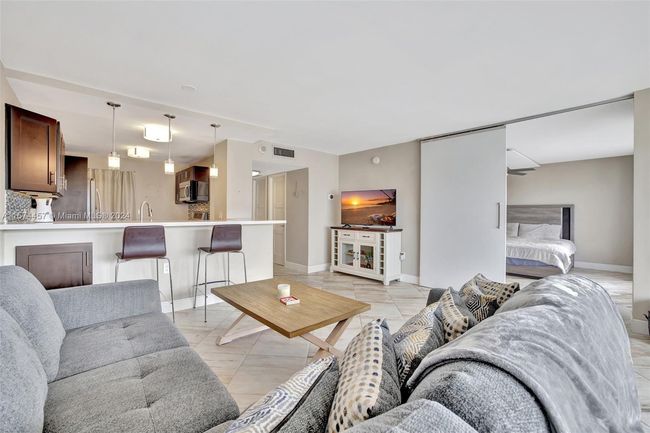 APT-5D - 3000 E Sunrise Blvd, Condo with 1 bedrooms, 2 bathrooms and null parking in Fort Lauderdale FL | Image 11