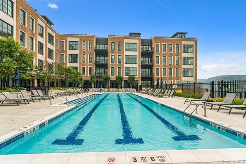 1327-100 Garvies Point Rd, Glen Cove, NY, 11542-5007 | Card Image