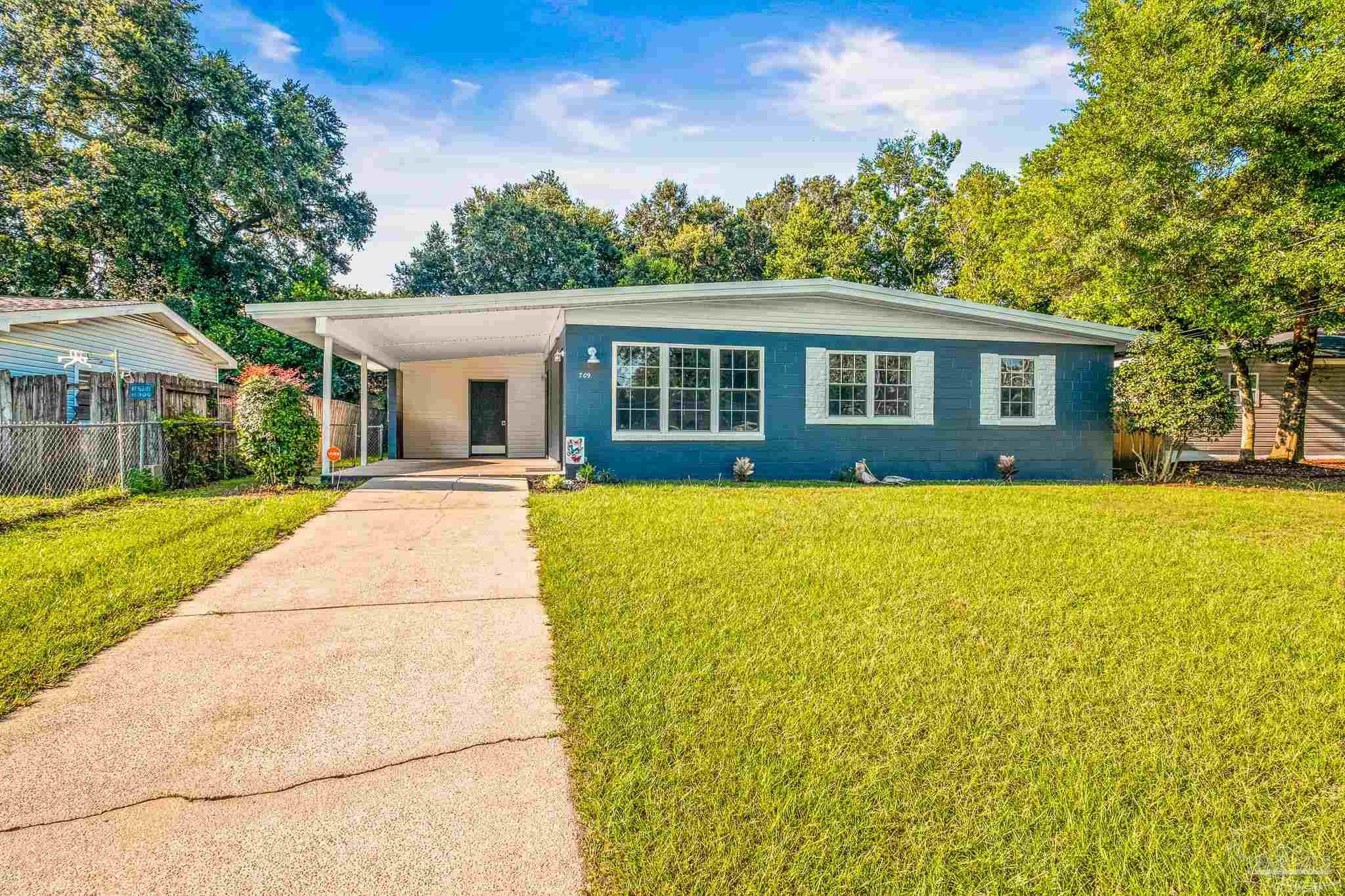 Loire Way, Pensacola, FL 32505