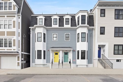 apt-2-174 W 7th St, Boston, MA, 02127-4563 | Card Image