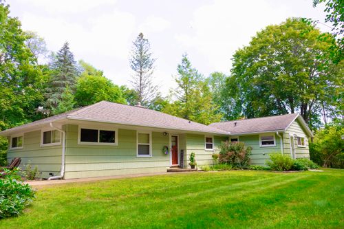 11966 N Springdale Ct, Mequon, WI, 53092-1538 | Card Image