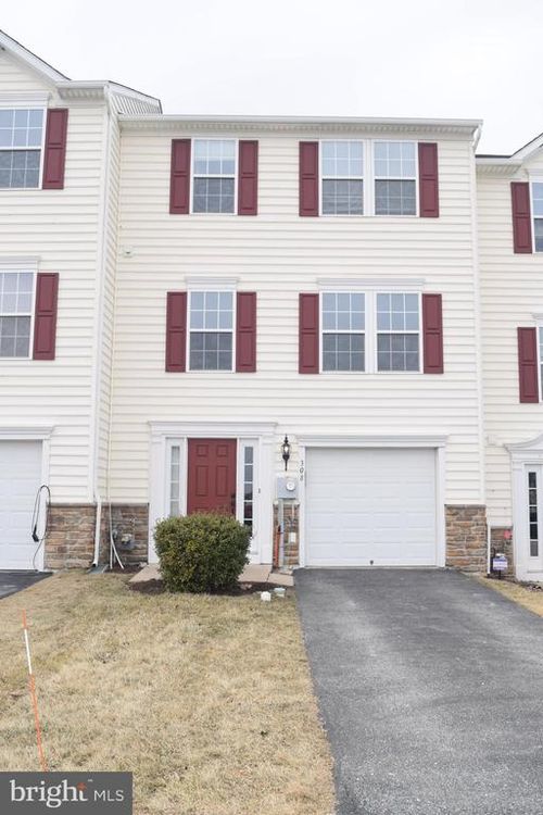 308 Larose Dr, COATESVILLE, PA, 19320-1628 | Card Image