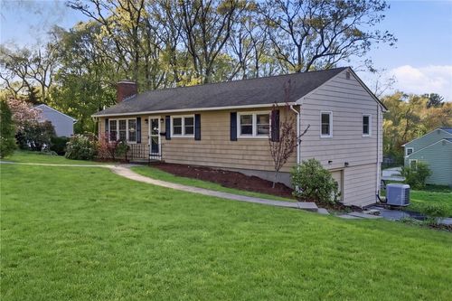 187 Maplewood Dr, East Greenwich, RI, 02818-2511 | Card Image