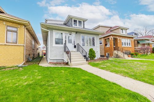 3739 Clinton Ave, Berwyn, IL, 60402-3921 | Card Image