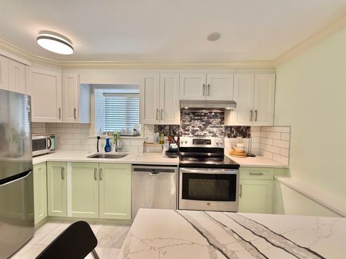 582 E 57th Avenue, Vancouver, BC, V5X1S9 | Card Image