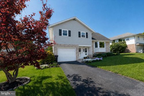 324 Holland St, SHILLINGTON, PA, 19607-2555 | Card Image