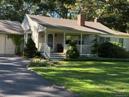 61 Aspatuck Rd WHB Aspatuck, Southampton, NY, 11978 | Card Image