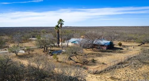 1799 Shumaca Rd, Carrizo Springs, TX, 78834 | Card Image