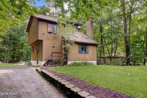 1321 Pocono Mountain Lake Dr, Bushkill, PA, 18324-8467 | Card Image
