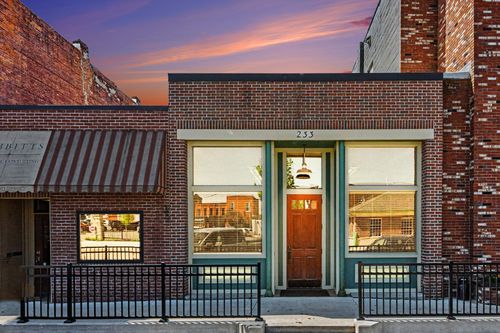 233 Hubbard St, Allegan, MI, 49010-1320 | Card Image
