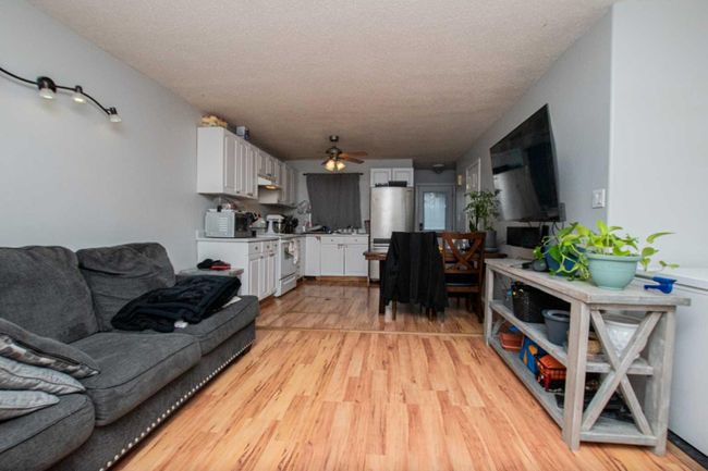 9313 101 Avenue, Home with 3 bedrooms, 1 bathrooms and 1 parking in Grande Prairie AB | Image 2